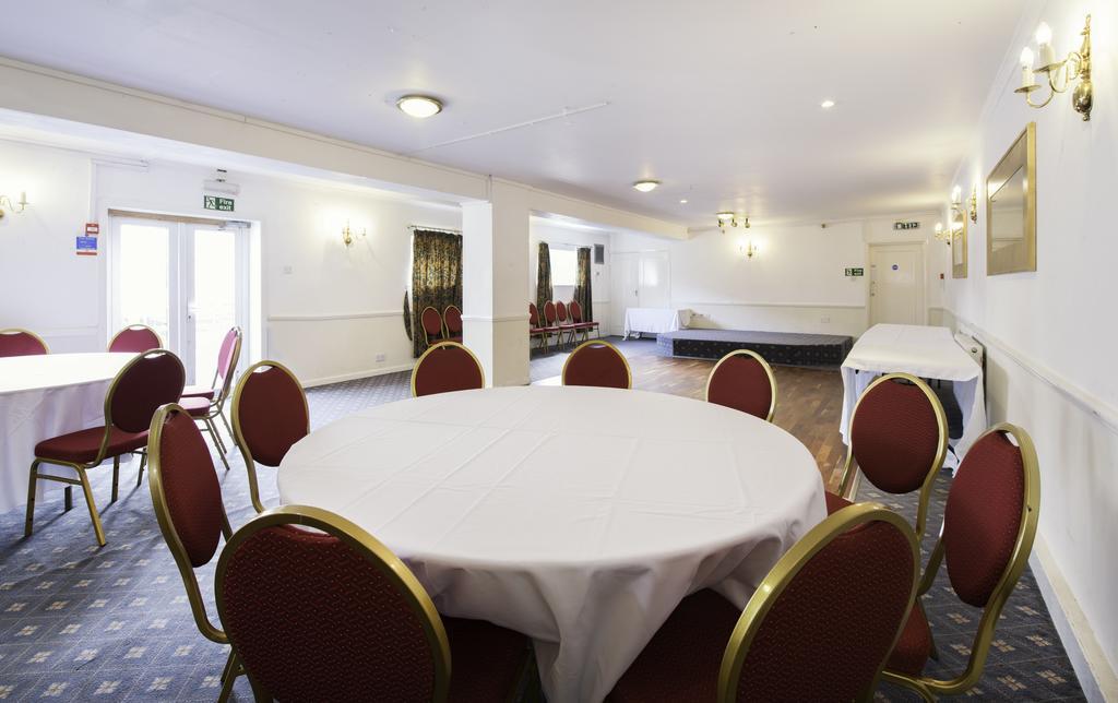 The Riverside Hotel Monmouth Exterior foto